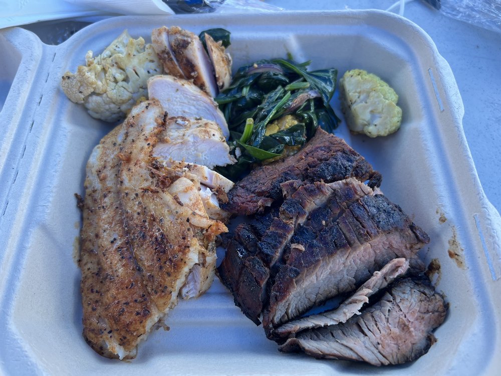 Fish & tri-tip plate